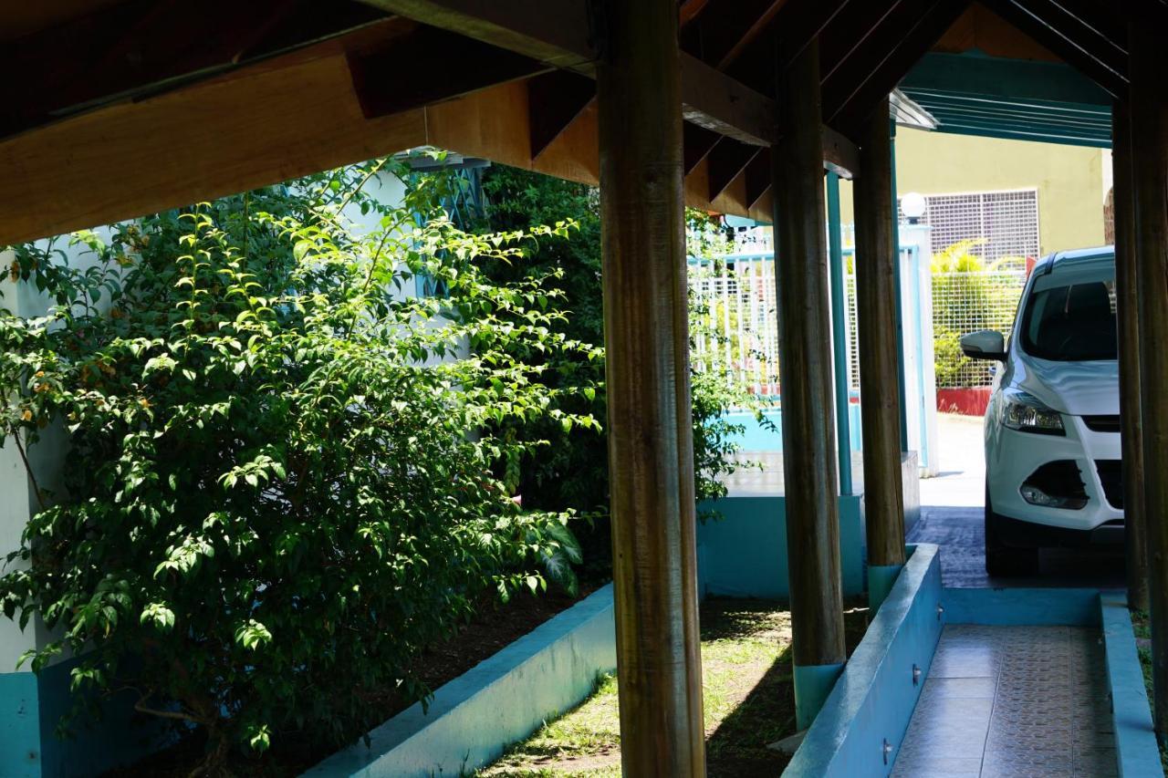 Holiday Hire Fiji ラウトカ エクステリア 写真
